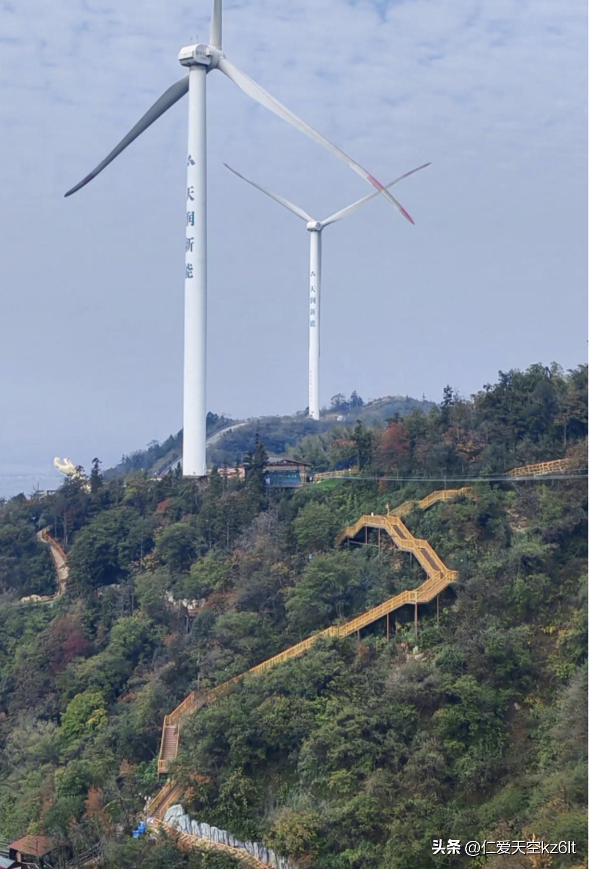 变成有💰人去帮助有需要人，身心健康无忧无虑，自由自在，幸福生活，不给国家亲人添