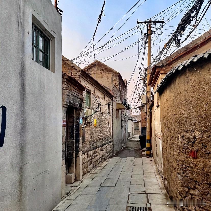 别再自欺欺人了，都在说过年的人情味变了，其实是利益筛掉了感情。

一到春节，大家