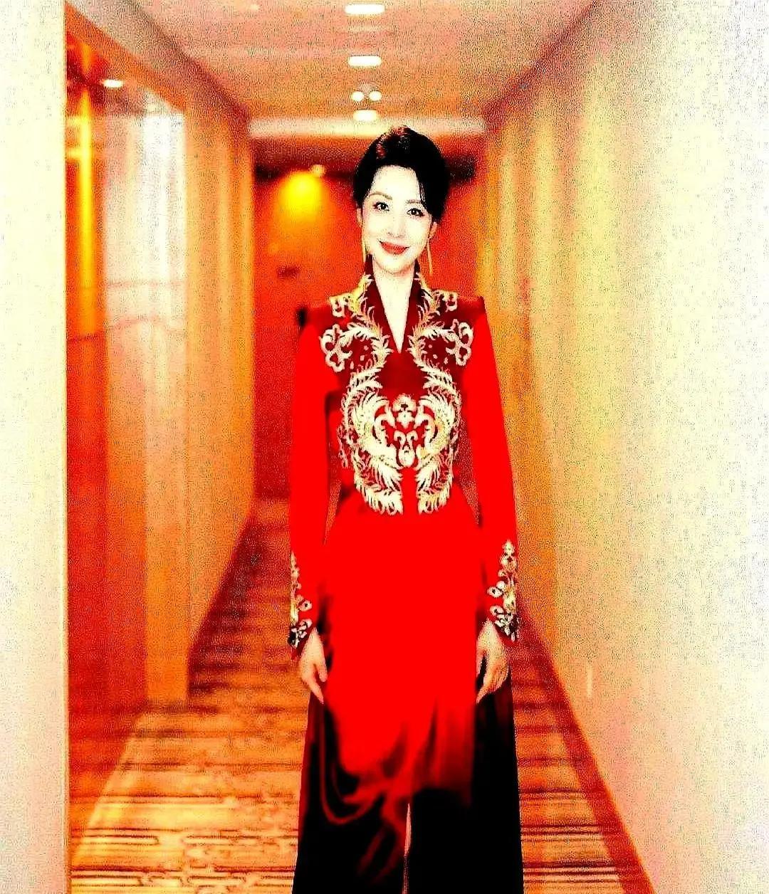 周涛一句谐音梗，郭麒麟愣了，全网炸锅。
我告诉你，这根本不是什么“反应慢”！
相