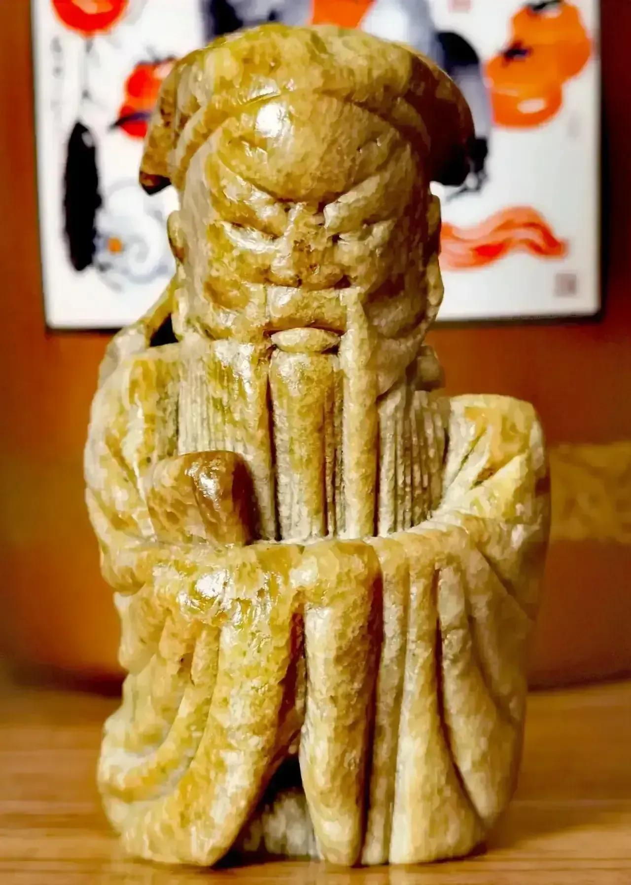 犀利的工艺，
严肃的表情，
流畅的线条，
珍贵的材质，
生动的造型。
没事的时候