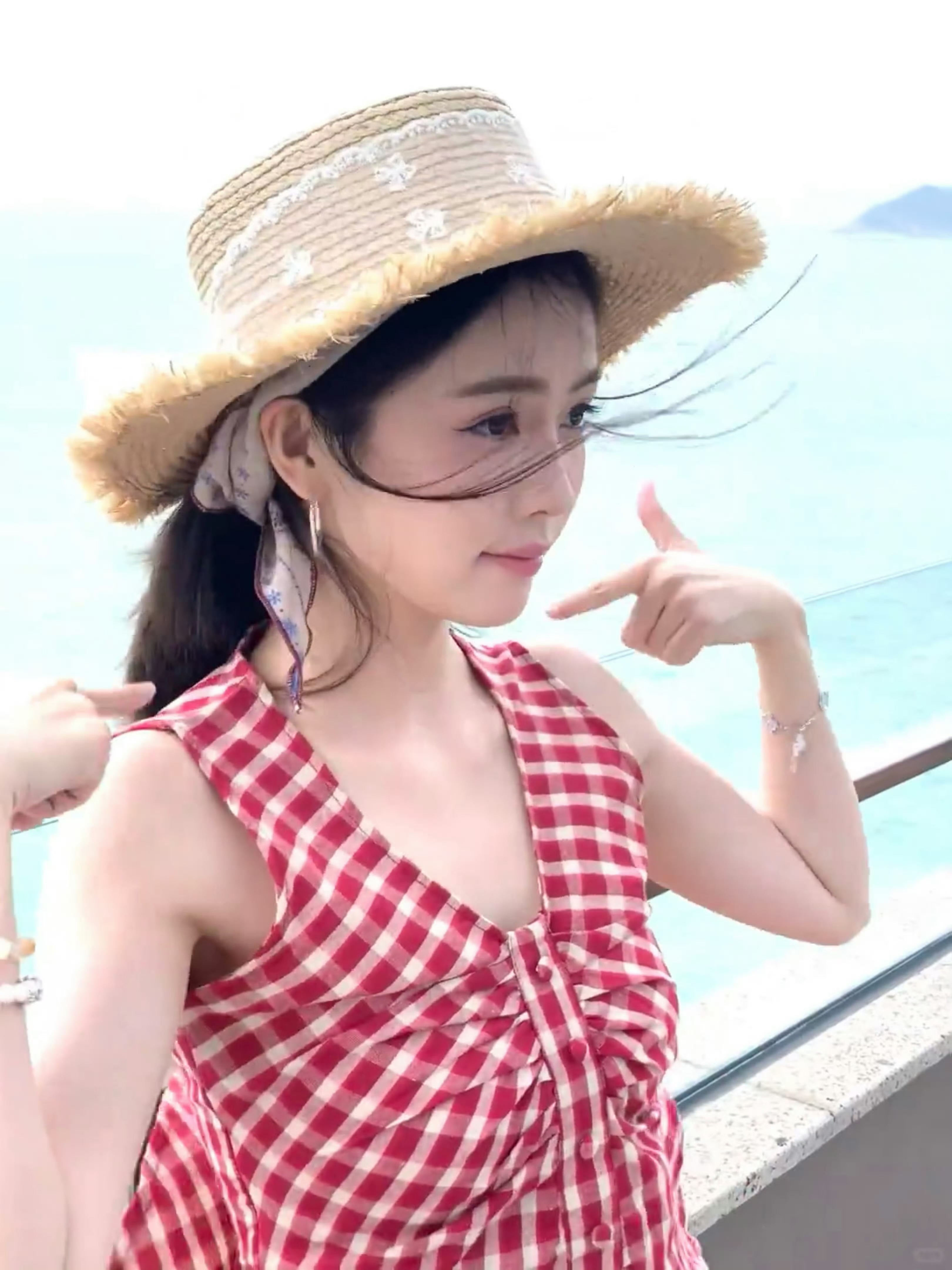 白鹿王韵娜 白鹿开到荼蘼 爱会踮脚也会弯腰°ʚ♡ɞ°