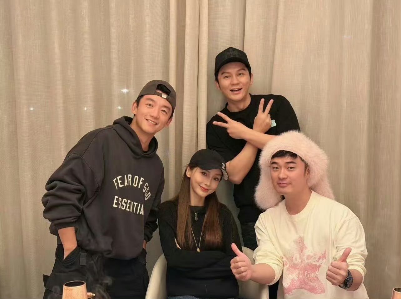 Angelababy陈赫拥抱we are 伐木累 forever！！！最好的跑男