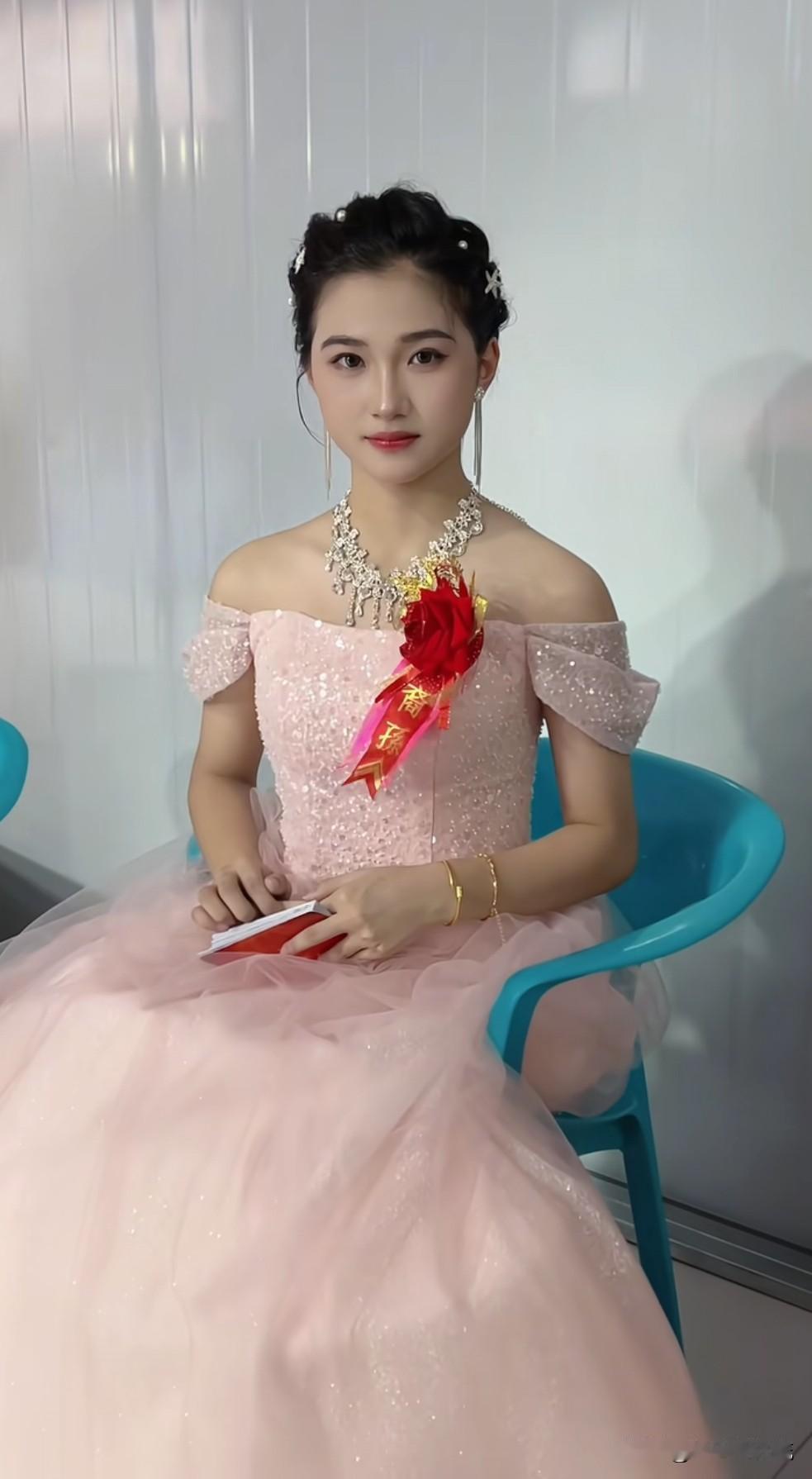 潮汕女子有多甜，民俗文化表演鼓手女孩陈佳仪可谓是典型代表，才貌双全的她引发了很多