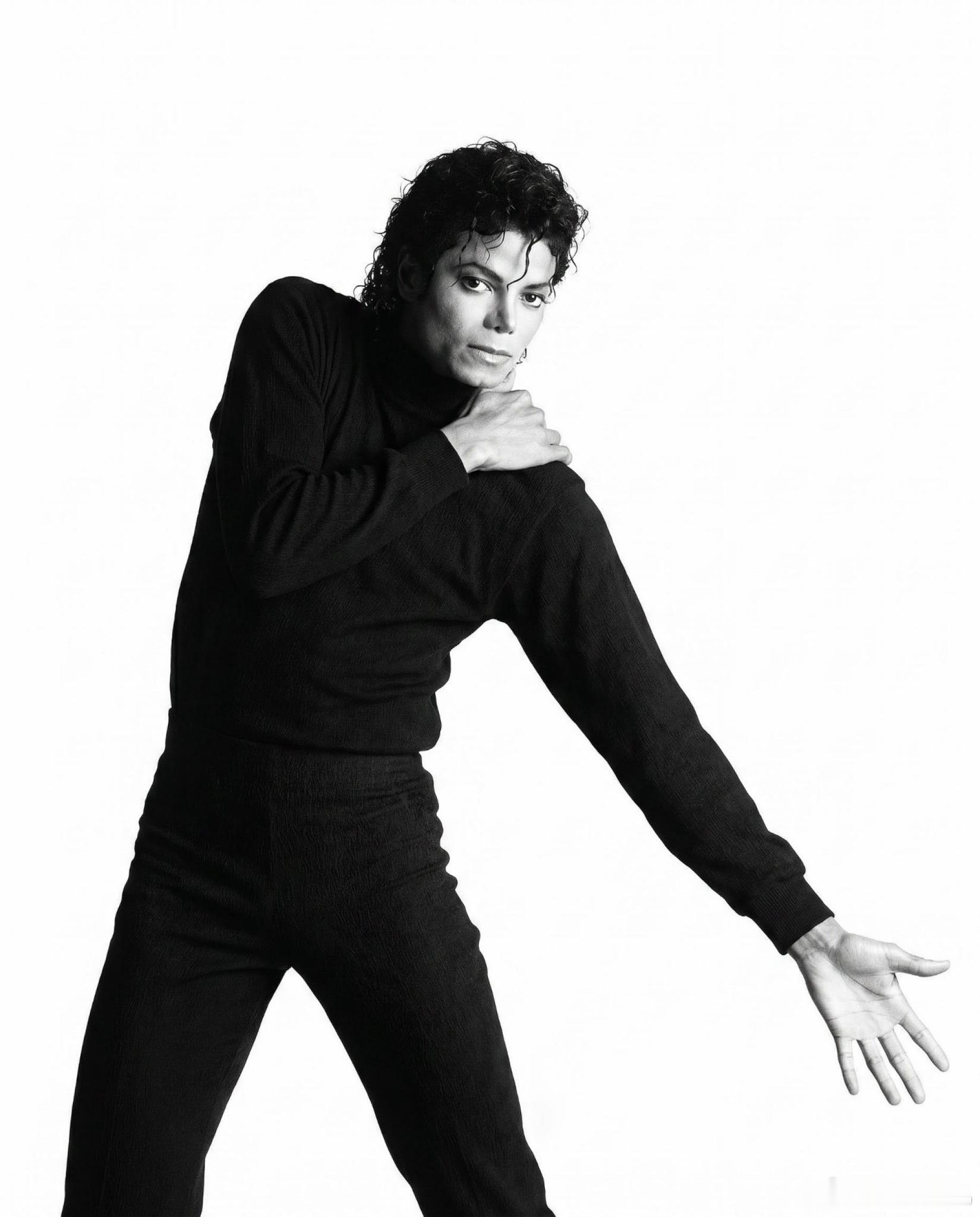 MICHAEL JACKSON 这组没见过，不知道是不是ai…… 