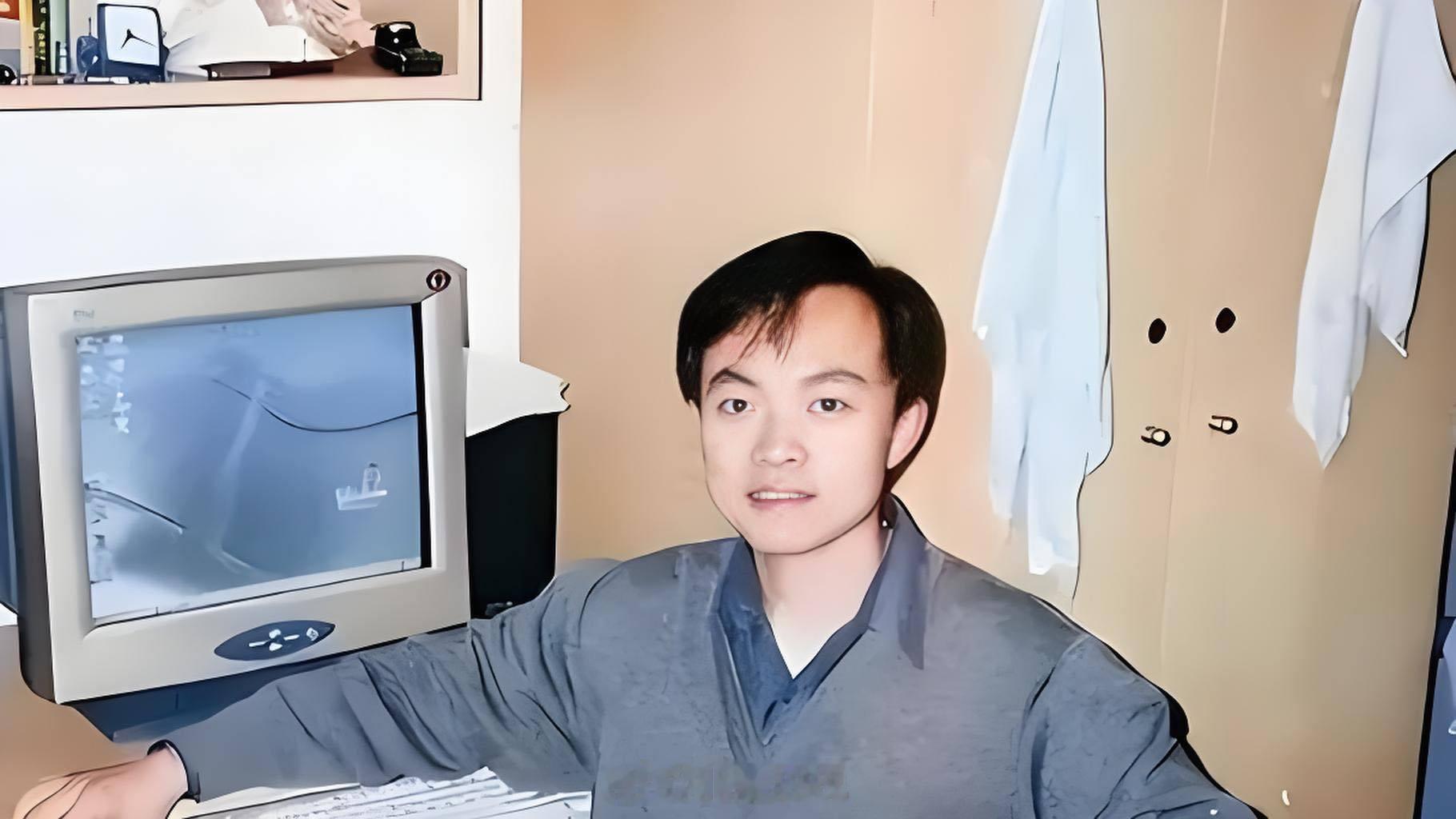 被鲁豫对话蔡磊鼓舞到了蔡磊直面病痛依旧奔赴热爱，访谈里满是坚韧力量格外治愈。鲁豫