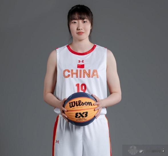 WCBA联赛第一阶段还剩最后一轮，不出意外常规赛MVP将会在以下三人中产生：


