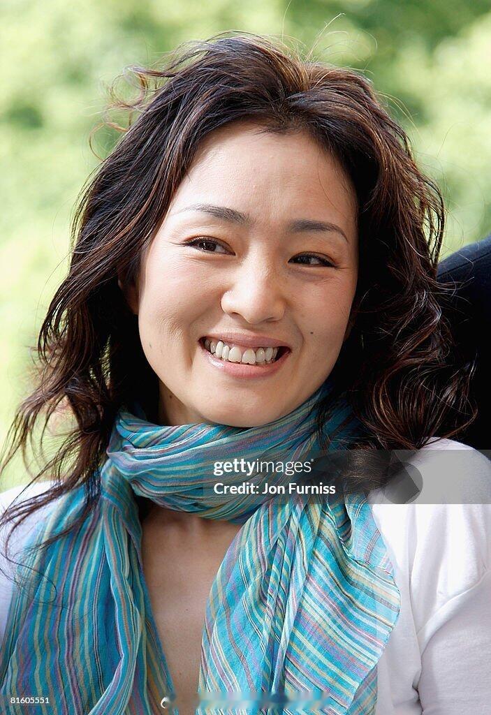 照片拍摄于2008年的巩俐！！！ 