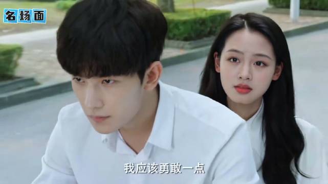 #微微一笑很倾城AI换脸后#
看当年男主的杨洋，
还是很帅，
是以前微微一笑很倾城，
现在看到女主，
