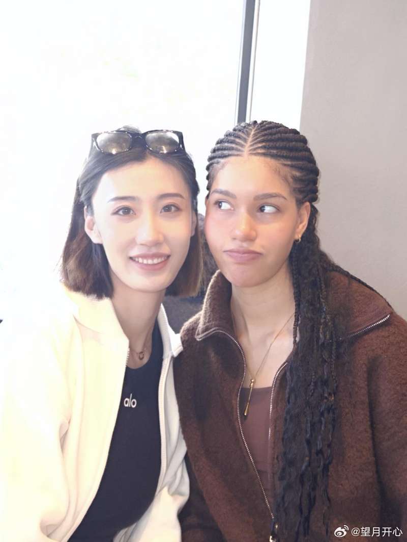 塔皮亚晒与王媛媛合影世界女排新闻王媛媛留洋第一季