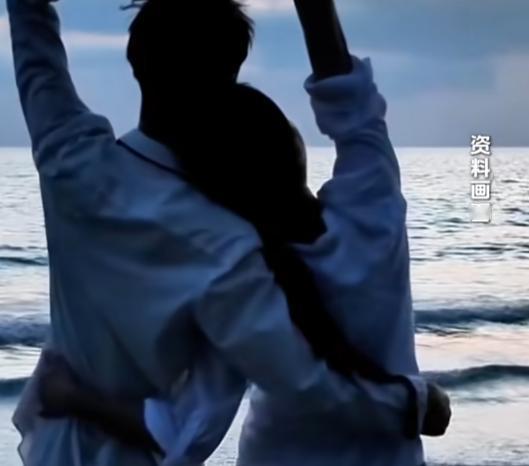 “太惨了！”8月22日报道，辽宁，一男子离婚后，找了个新女友，在恋爱期间，男子自