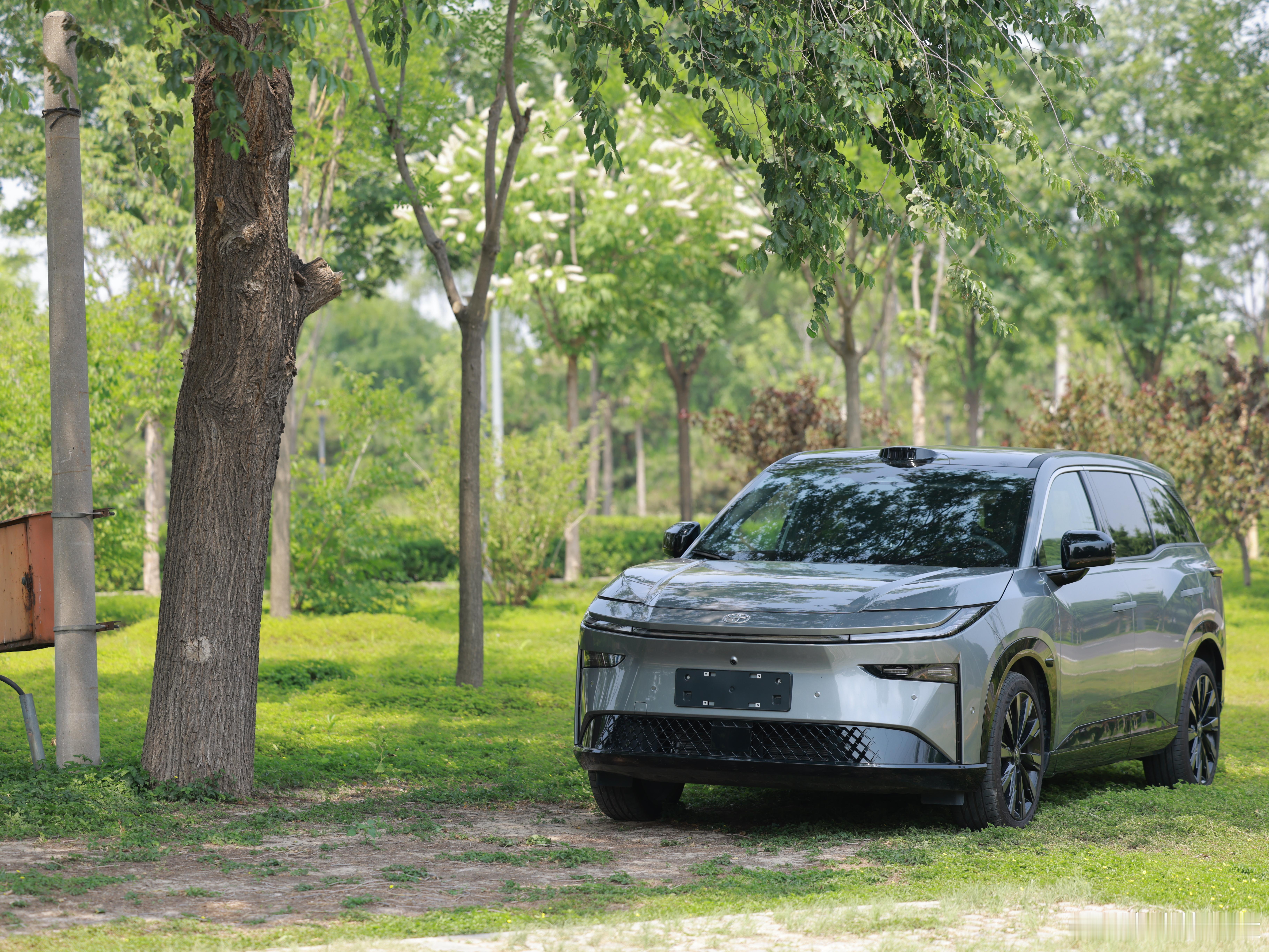 广丰铂智3X 10月首次突破1万辆，实现交付10013台。这已经是连续六个月环比