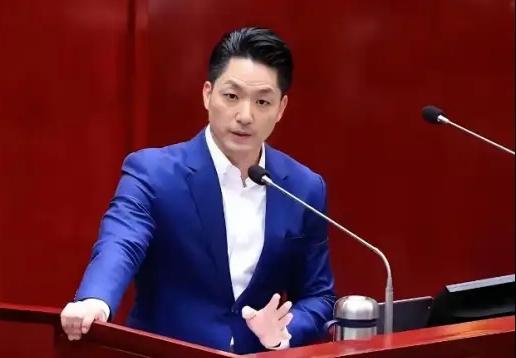 选战开打，独派要求蒋万安验DNA！

蒋万安的身世一直为外界所猜测，但这与他从政