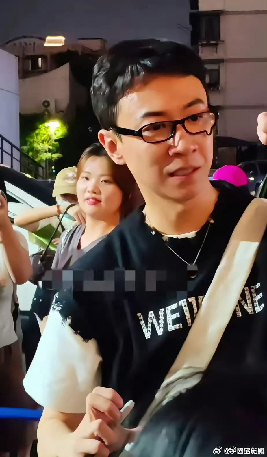  张维伊[超话]张维伊换造型 张维伊愿意接纳建议调整形象，心态够开放，这种态度挺