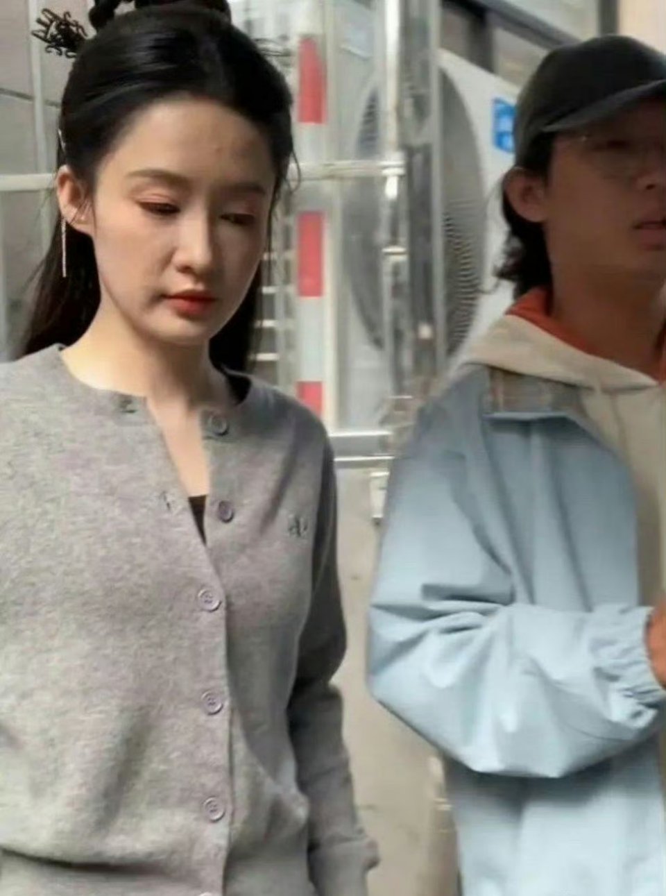 李沁生图太美了，能清晰地看到居然卡粉了