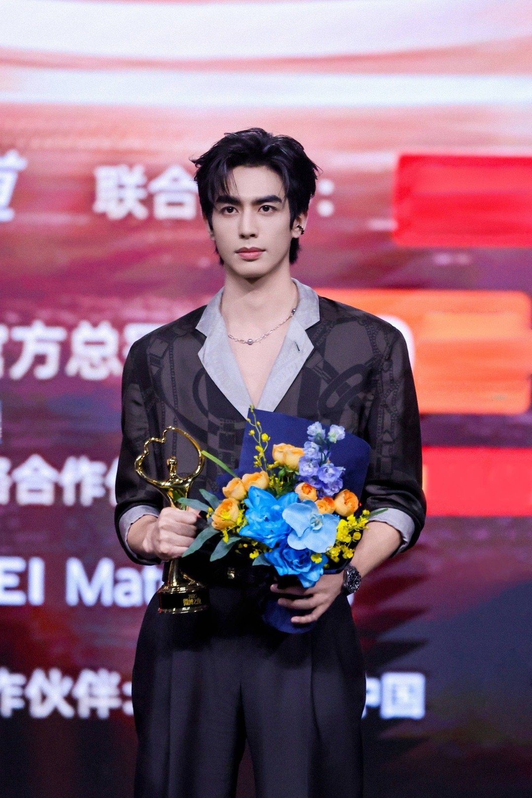 宋威龙张碧晨合唱骄阳似我OST宋威龙张碧晨共创 歌声里的甜蜜都要溢出来了！张碧晨