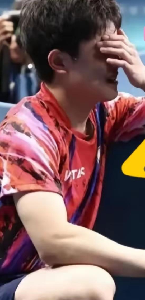 哥哥又哭了，妹妹却笑了，妹妹表现不错，获得本站的冠军，哥哥也可以，只是没拿冠军而