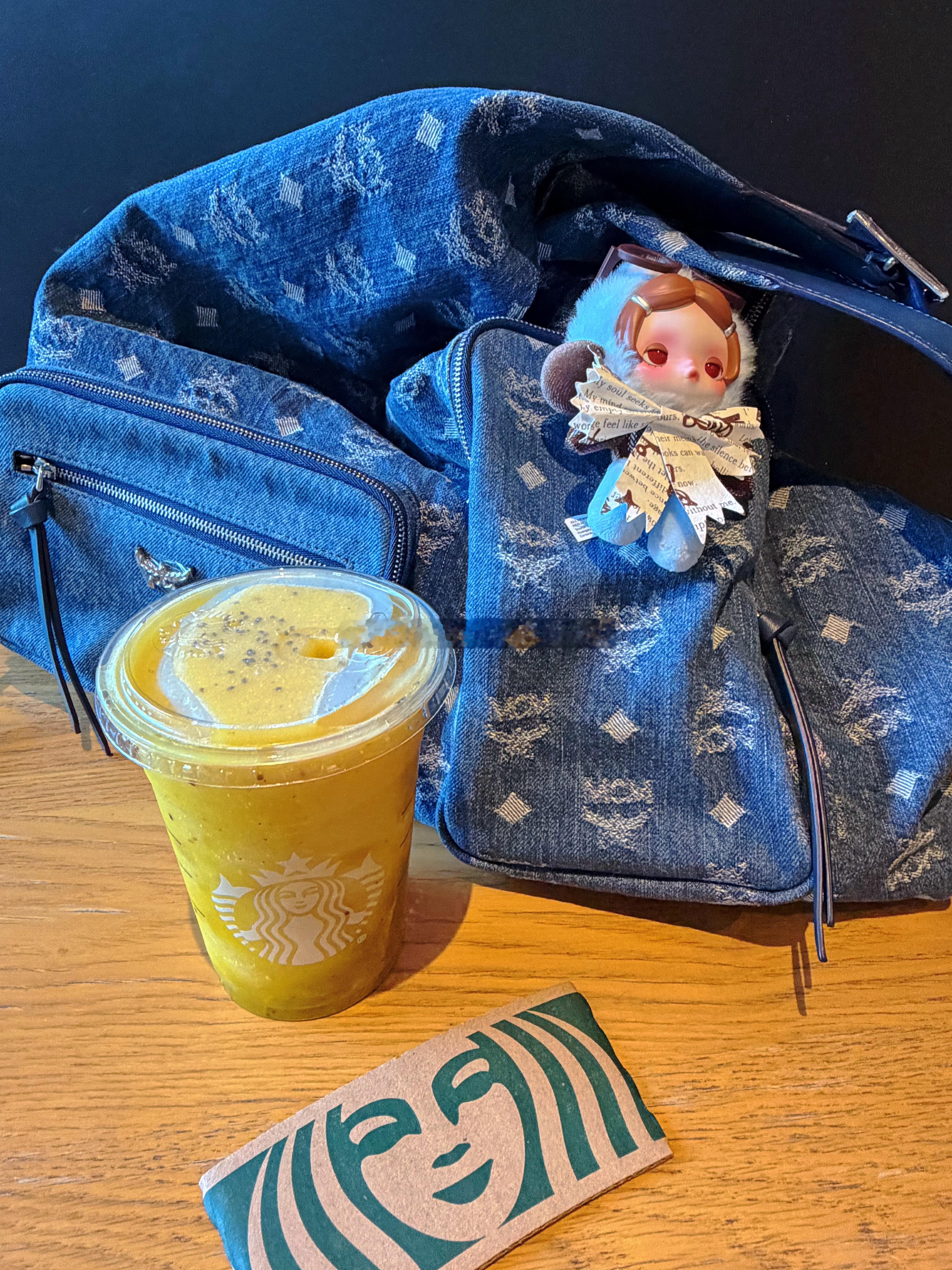 晚上好٩(•̤̀ᵕ•̤́๑) 鞍山·星巴克(万象汇店)