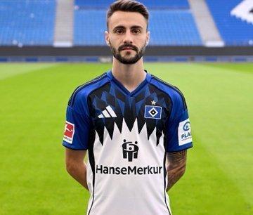 C罗 你见过克里斯蒂亚诺·罗纳尔多本人，你对他的看法改变了吗？法比奥·维埃拉：“