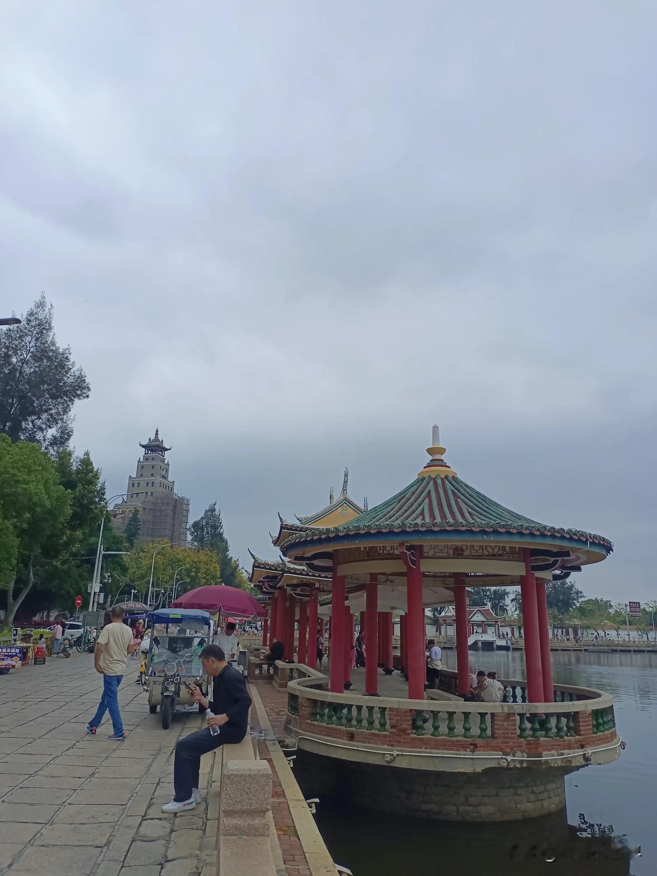 旅行～～
劳动节假期，五二在厦门龙舟池。