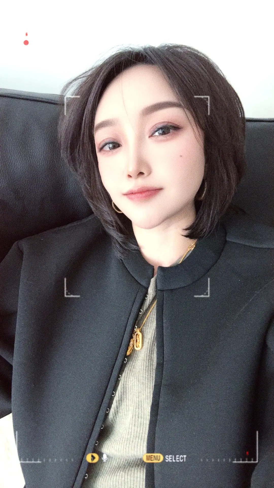 什么法令纹，抬头纹，鱼尾纹，眼角纹。都给我滚。我才28岁，我没有哦