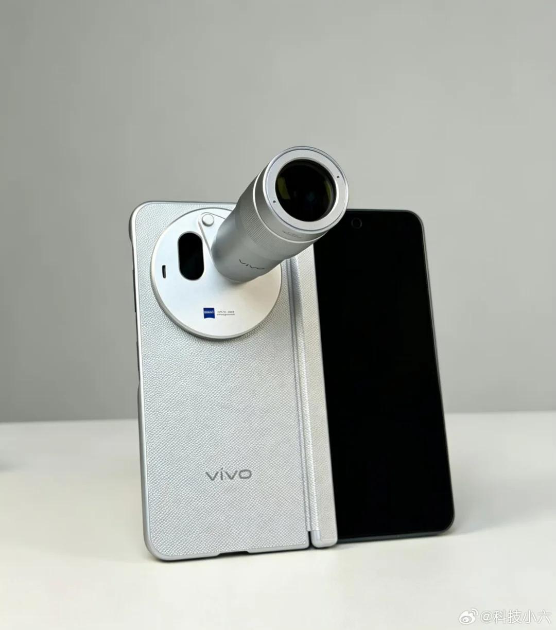vivo这次是真把X Fold6堆满了!

7000毫安电池配第五代硅负极加第三