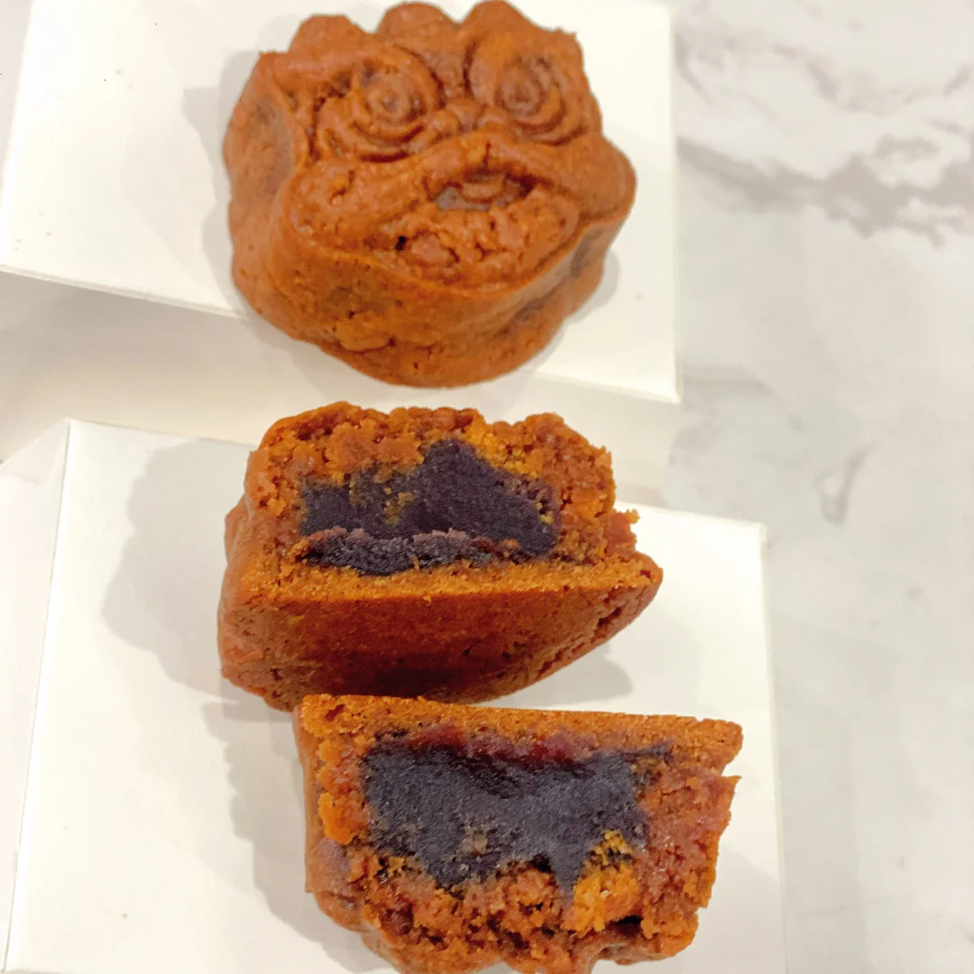 中秋节将近，不准备点月饼嘛，说不过去，怎么都得拍拍照，打打卡发发圈才算...