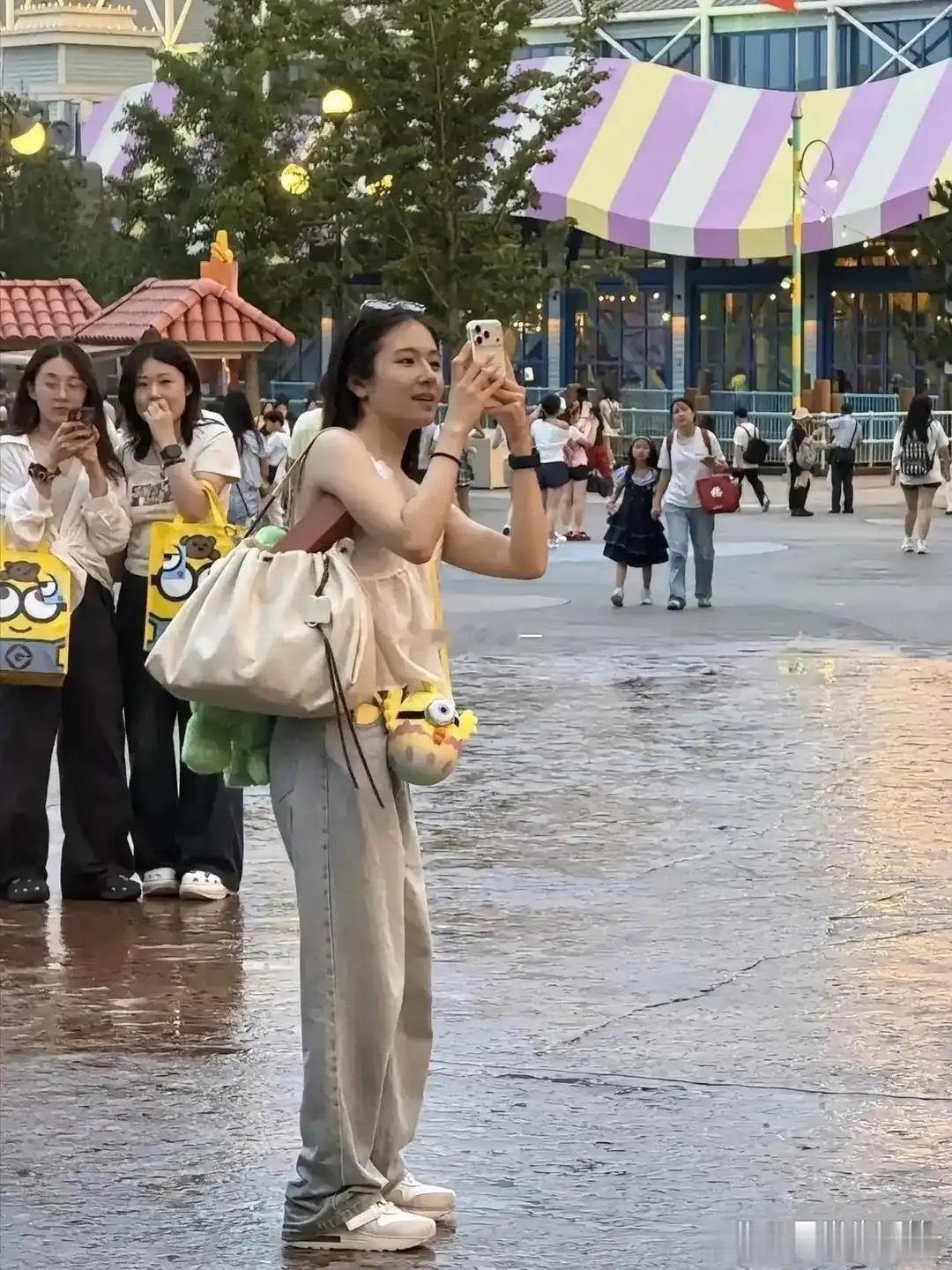 好像有钱人一般不穿防晒衣 ​​​