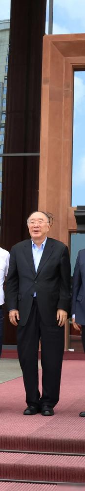 注意到老黄的学历，写着大学普通班。查了下，原来这个普通班一点也不普通。

这里的