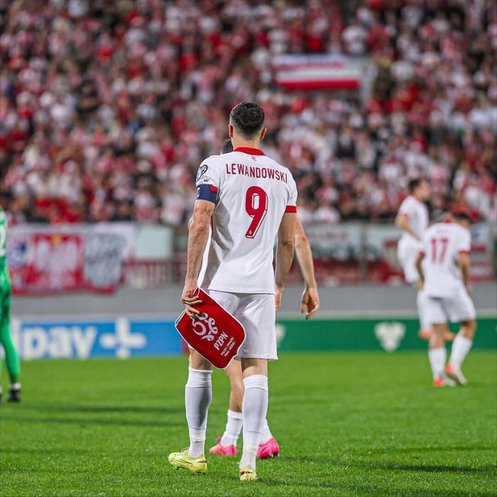 追平梅西排第二，莱万攻破39个对手球门
在今天凌晨进行的世界杯欧洲区预选赛第10