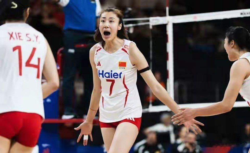 王奥芊，郭中楠，李晨瑄三小将集体失常，艰难3：2赢下德国女排赛豆科技AIVA品牌