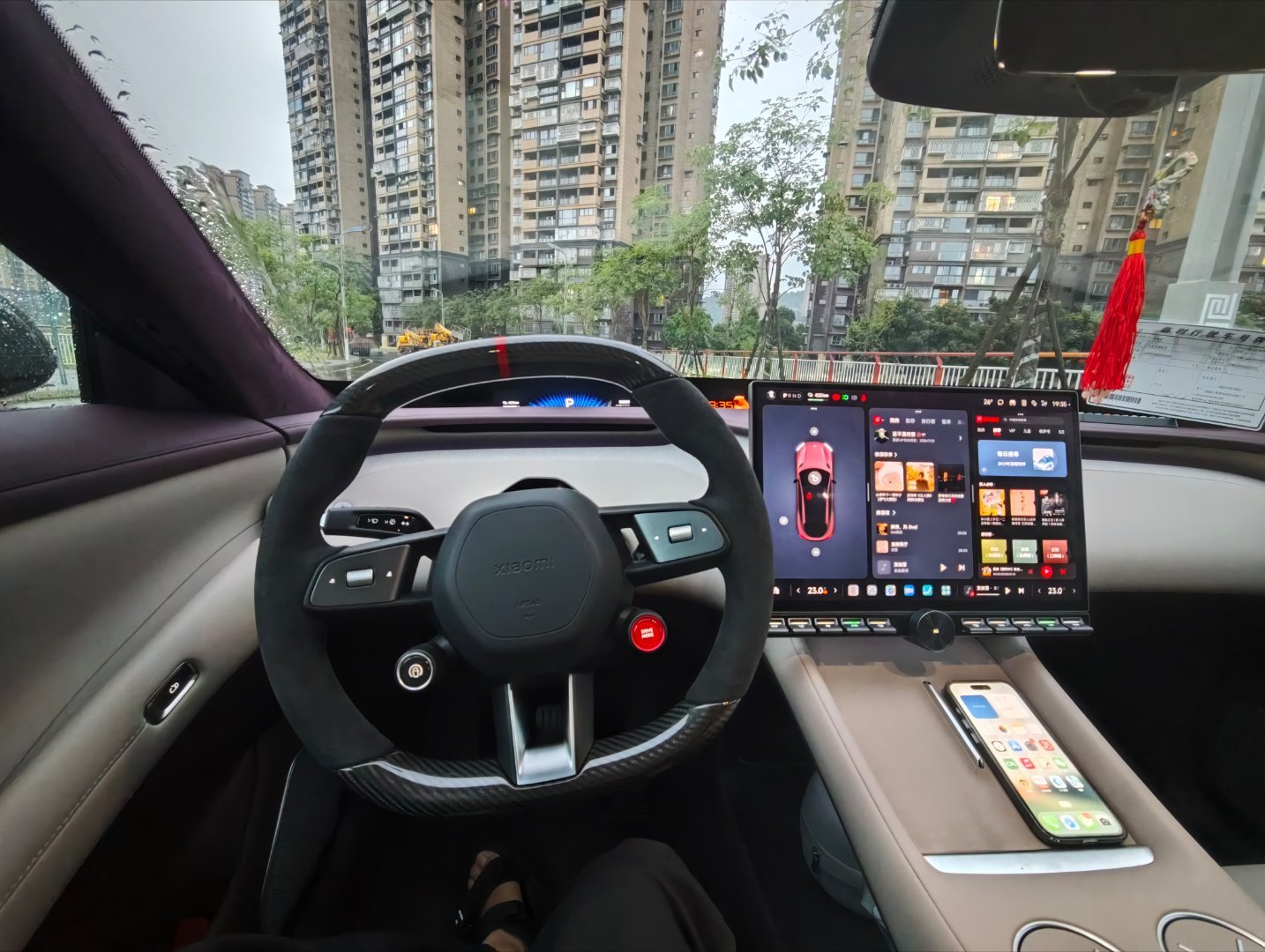 怎么办啊，坐在车里就不想下车[泪]这个座舱好舒服 ​​​