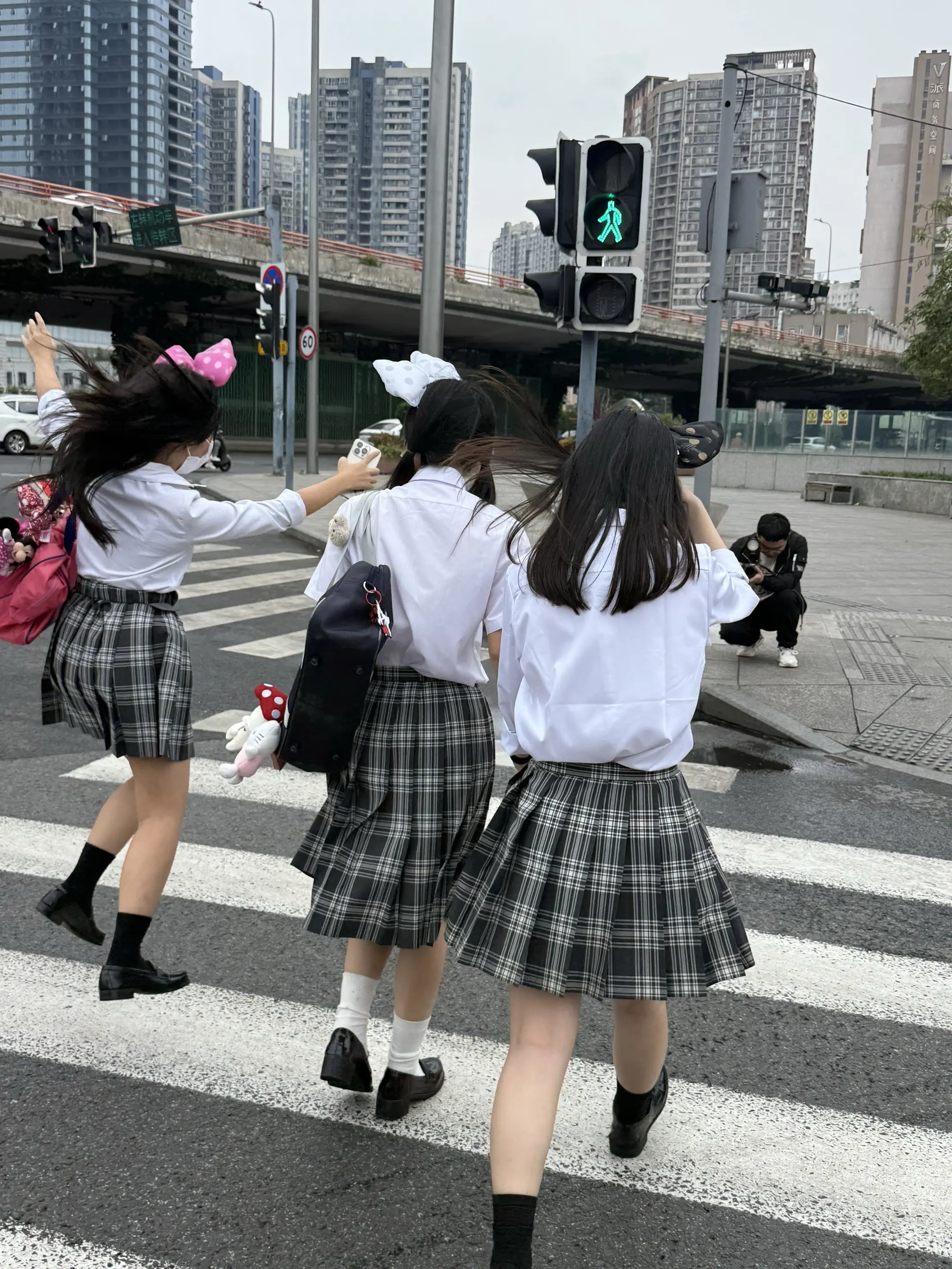 迎面吹来的是青春的风