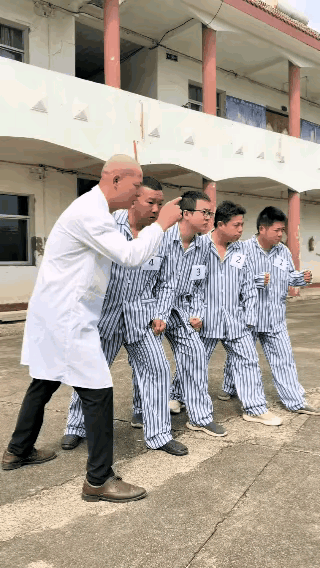 报告院长，他可以出院了