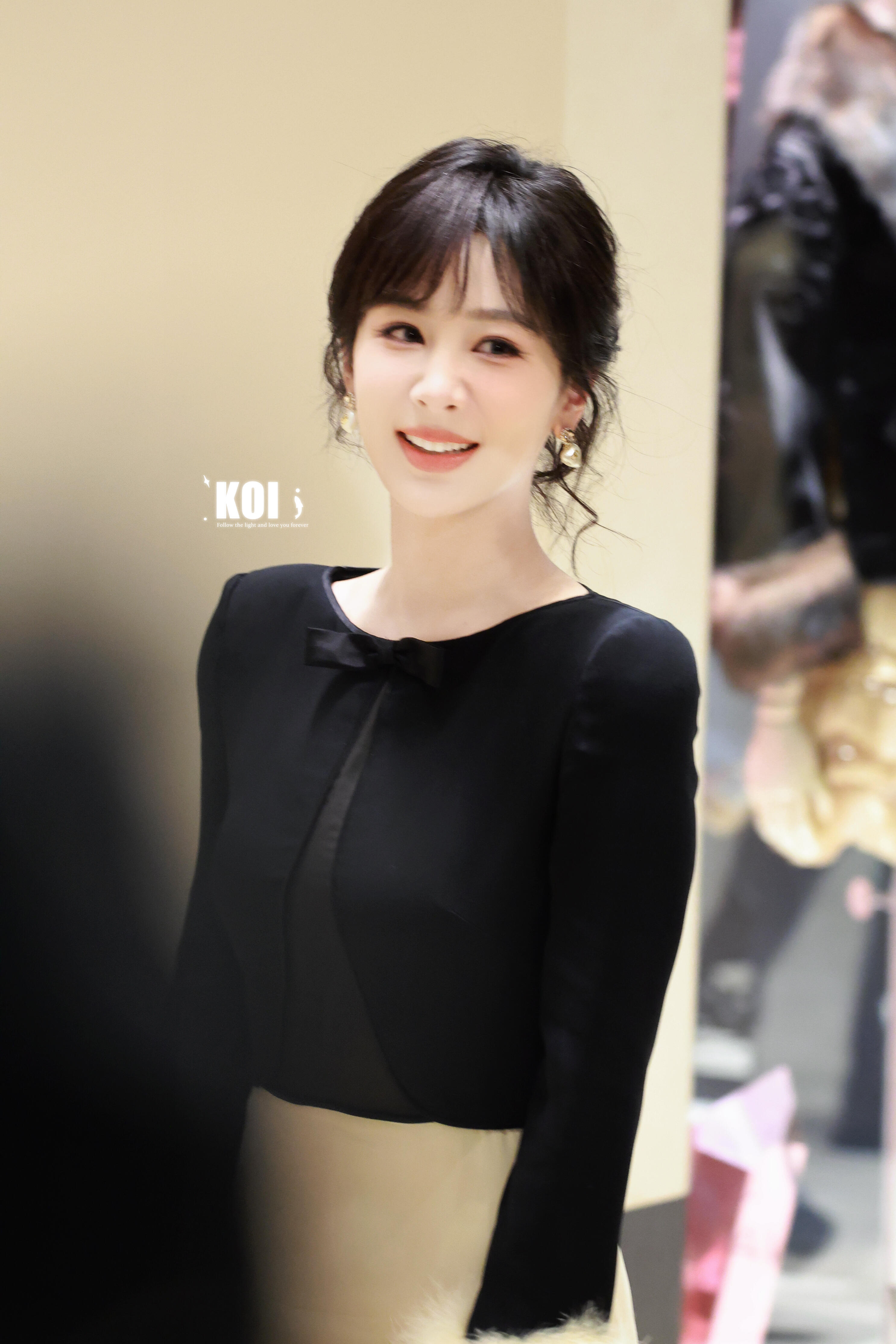 杨紫今日活动路透，优雅的华伦公主 