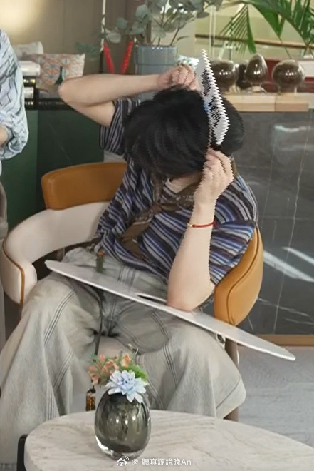 张真源说粤语张真源把脸放进靓仔牌里张真源把脸放进靓仔牌里，张真源说粤语，大湾区我
