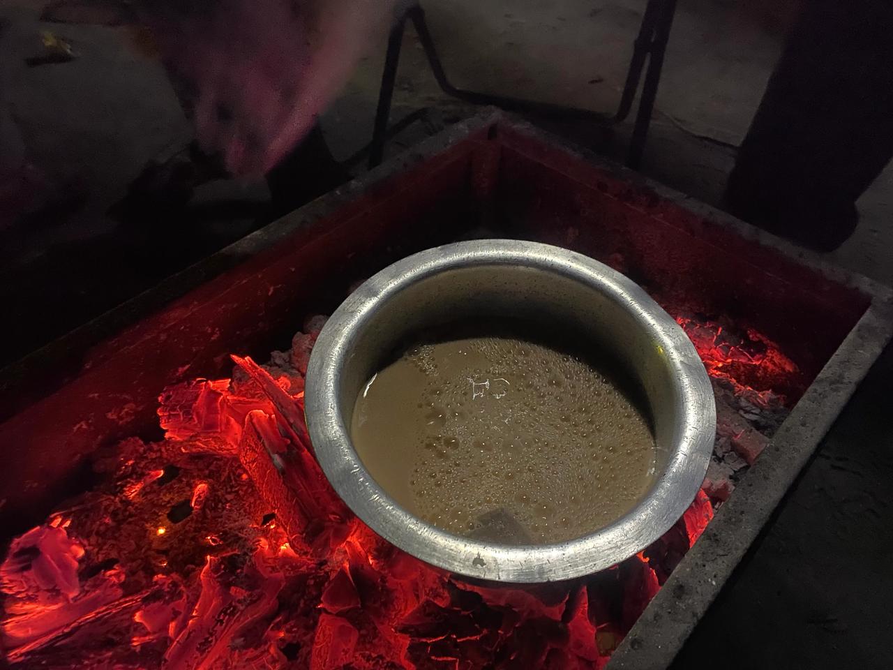 博茨瓦纳摩旅
没想到会沦落到没食物全靠施舍的地步...
这营地周围太荒了，买不到