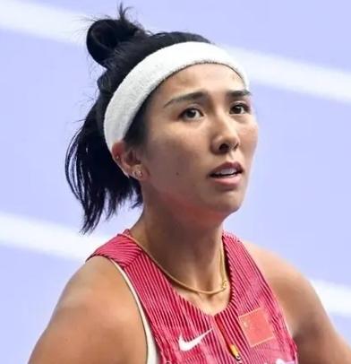 林雨薇、吴艳妮双双晋级女子百米跨栏决赛！
         北京时间9月26日，