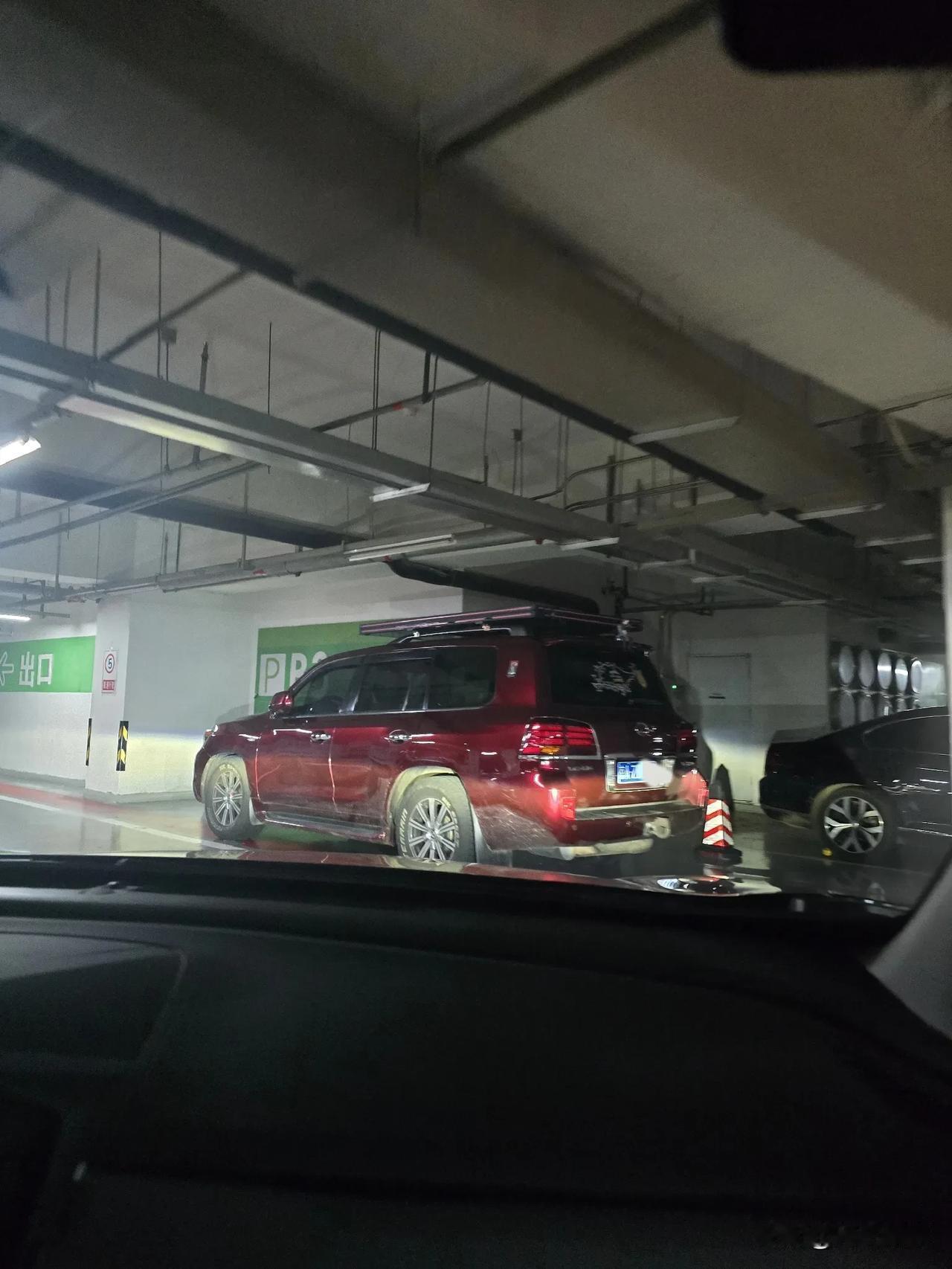 谁家好人买红色的丰田霸道啊？
平时跑婚庆吗？普拉多 丰田普拉多 普拉多超享车 2