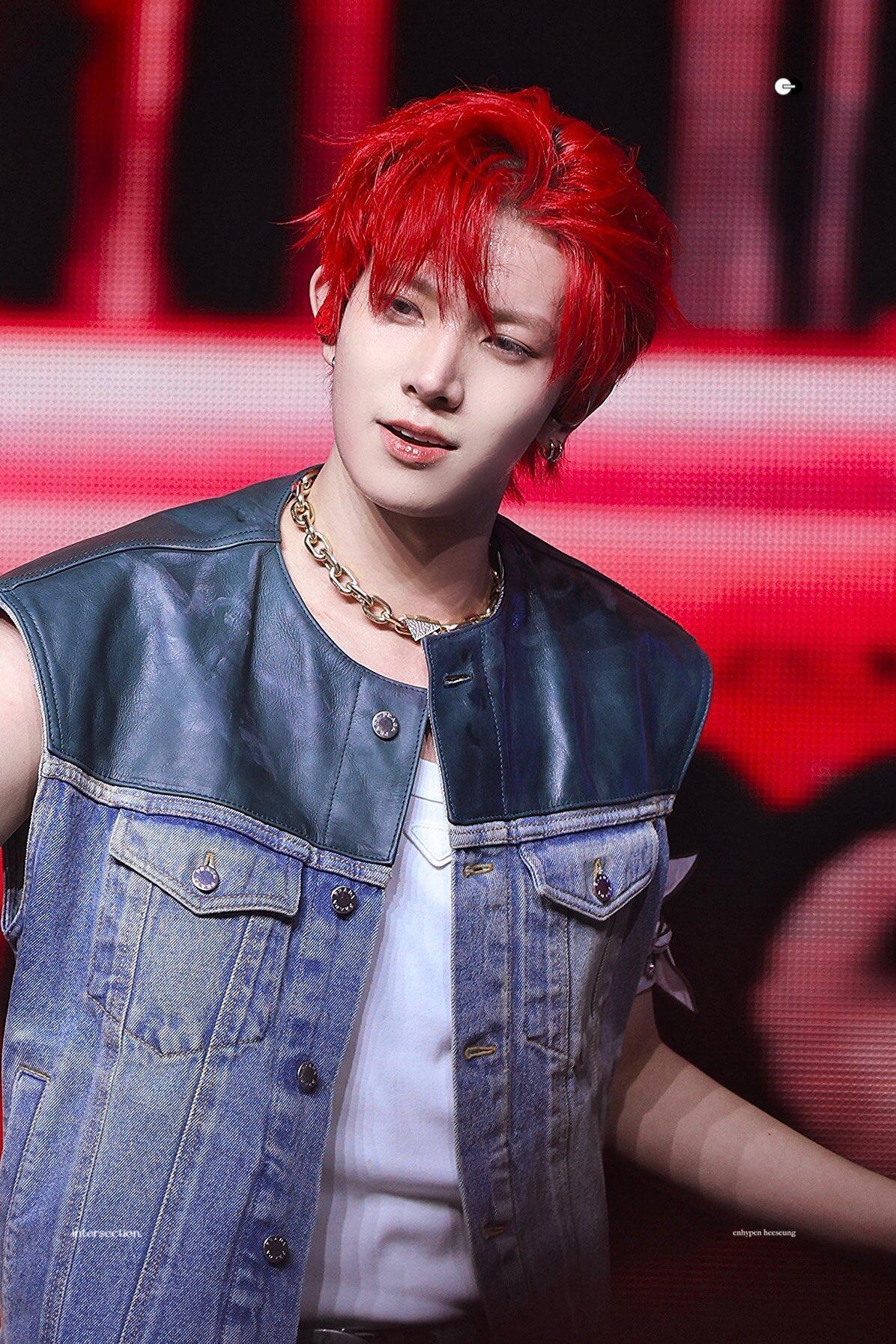 VAMPIRENOW更新羲承相关概念中心一直缠着李羲承，知道大家都在期待这个满分