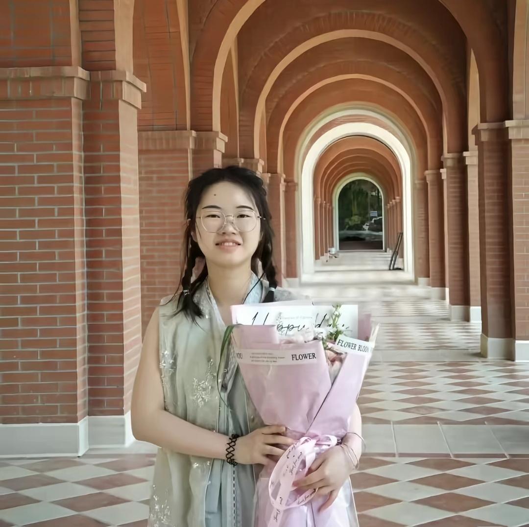 海南海口，海南大学一名在读女研究生正常前往实验室学习，却将手机、背包全部留在工位