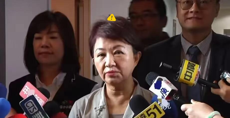 卢秀燕要当出头鸟，继续大放厥词。前脚郑丽文接受大陆邀请将访问大陆，后脚卢秀燕就宣