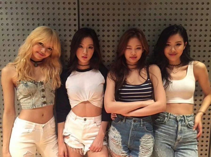 一些BLACKPINK的合照🎞️ 