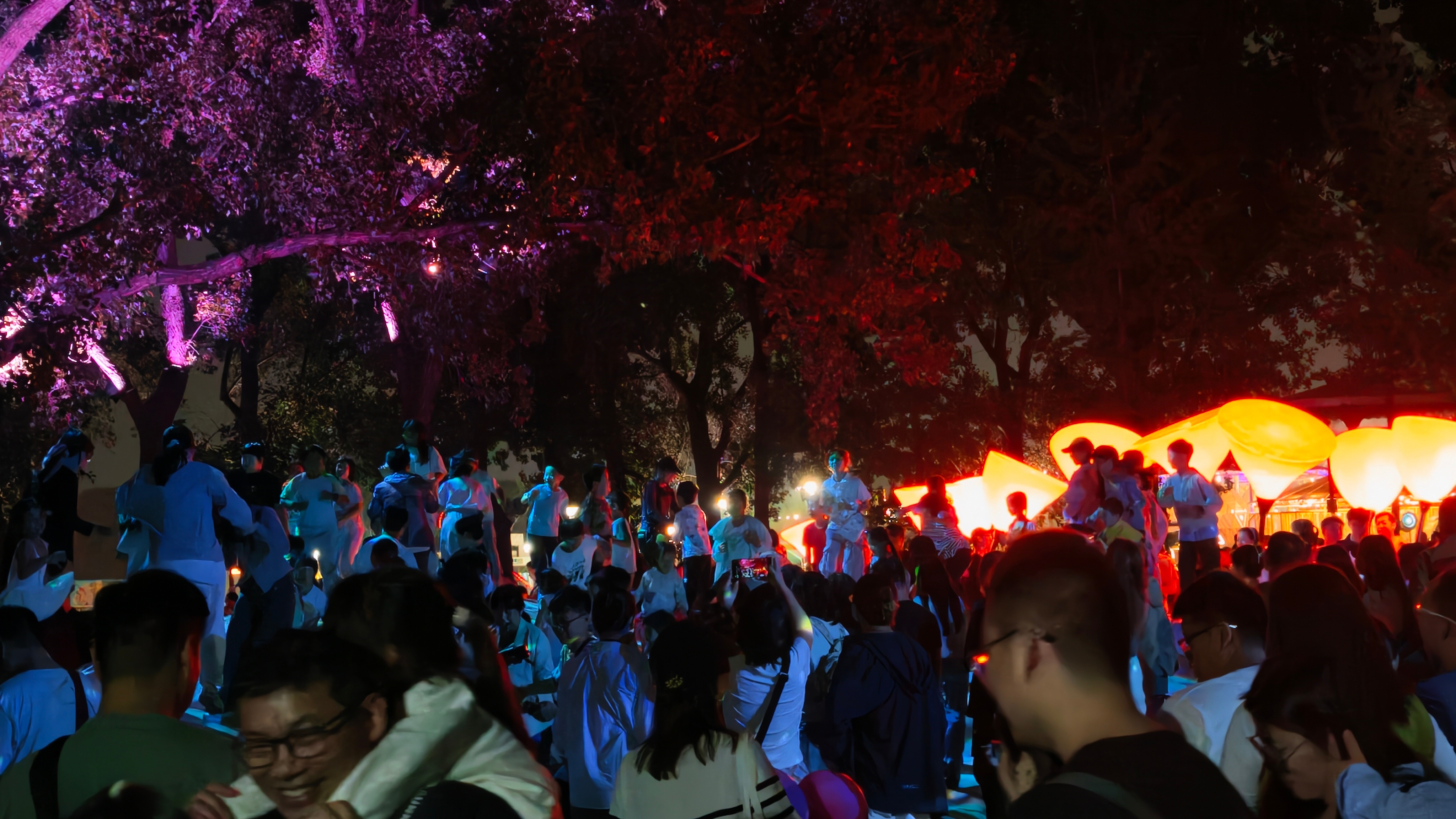 今天得有一亿人在朝阳公园  ​​​