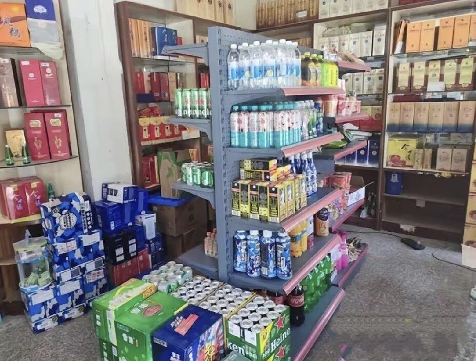 87年表哥被裁变现千万返乡开超市，藏着中年人的无奈抉择
 
我二姑家表哥是87年