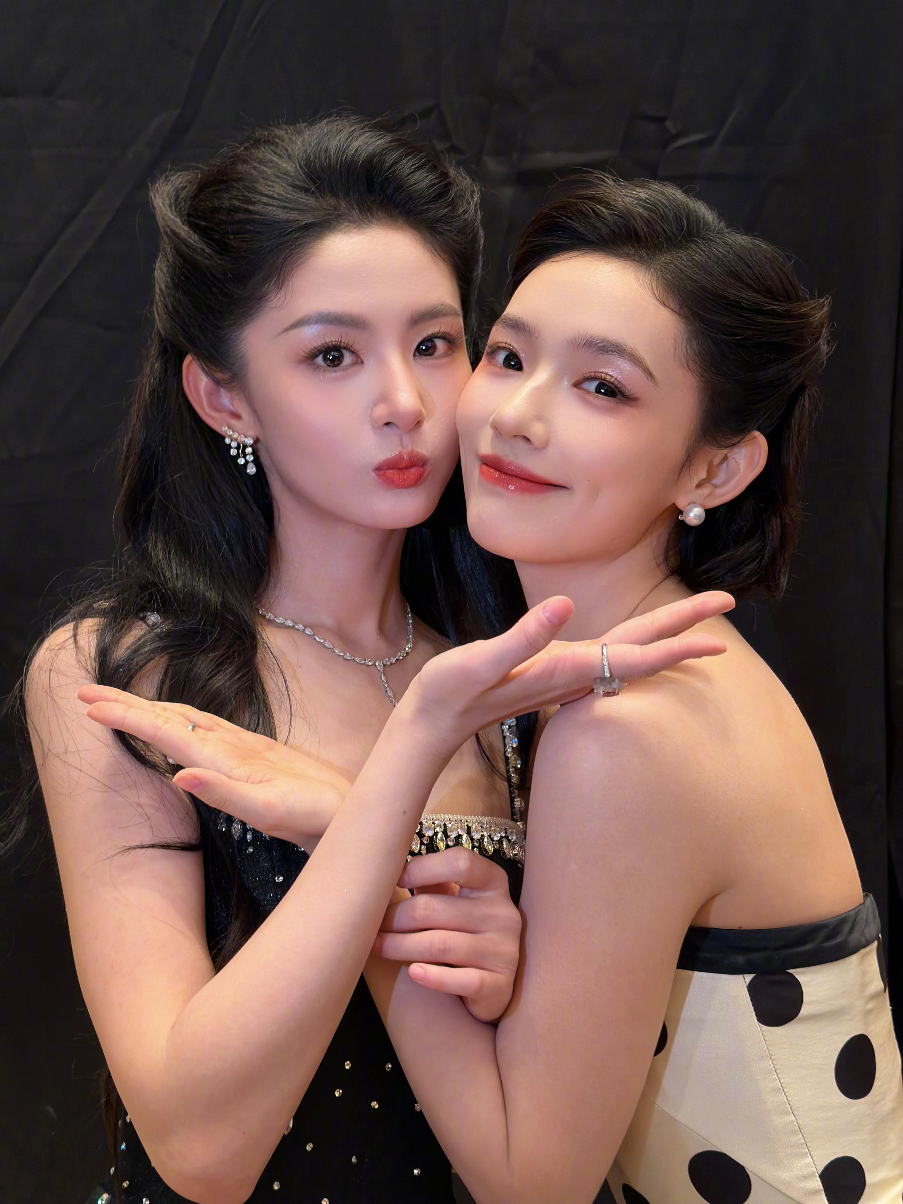 林允   在复制粘贴的时代，你是手写的诗