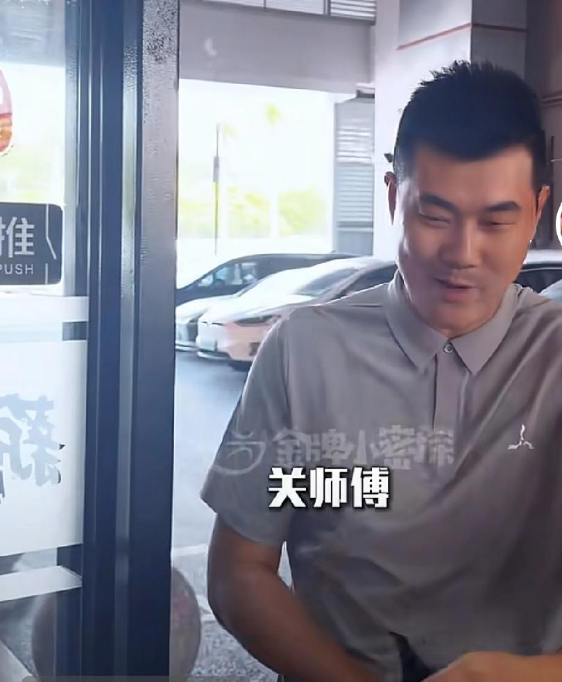 多年不见的王仕鹏，现在发福跟朱芳雨差不多，还有人说身材保持不错

不能什么都要求