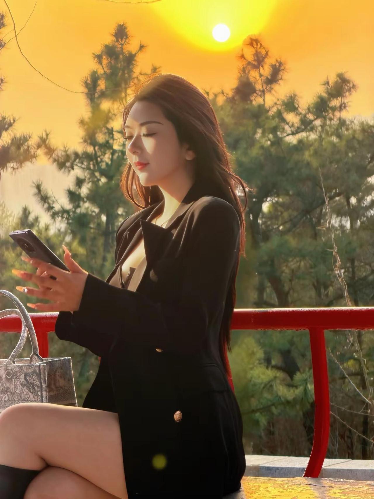 樱花树下穿搭 樱花和甜妹太配了 春天当然要和樱花合影了 谷雨解锁东方白 樱花纯欲