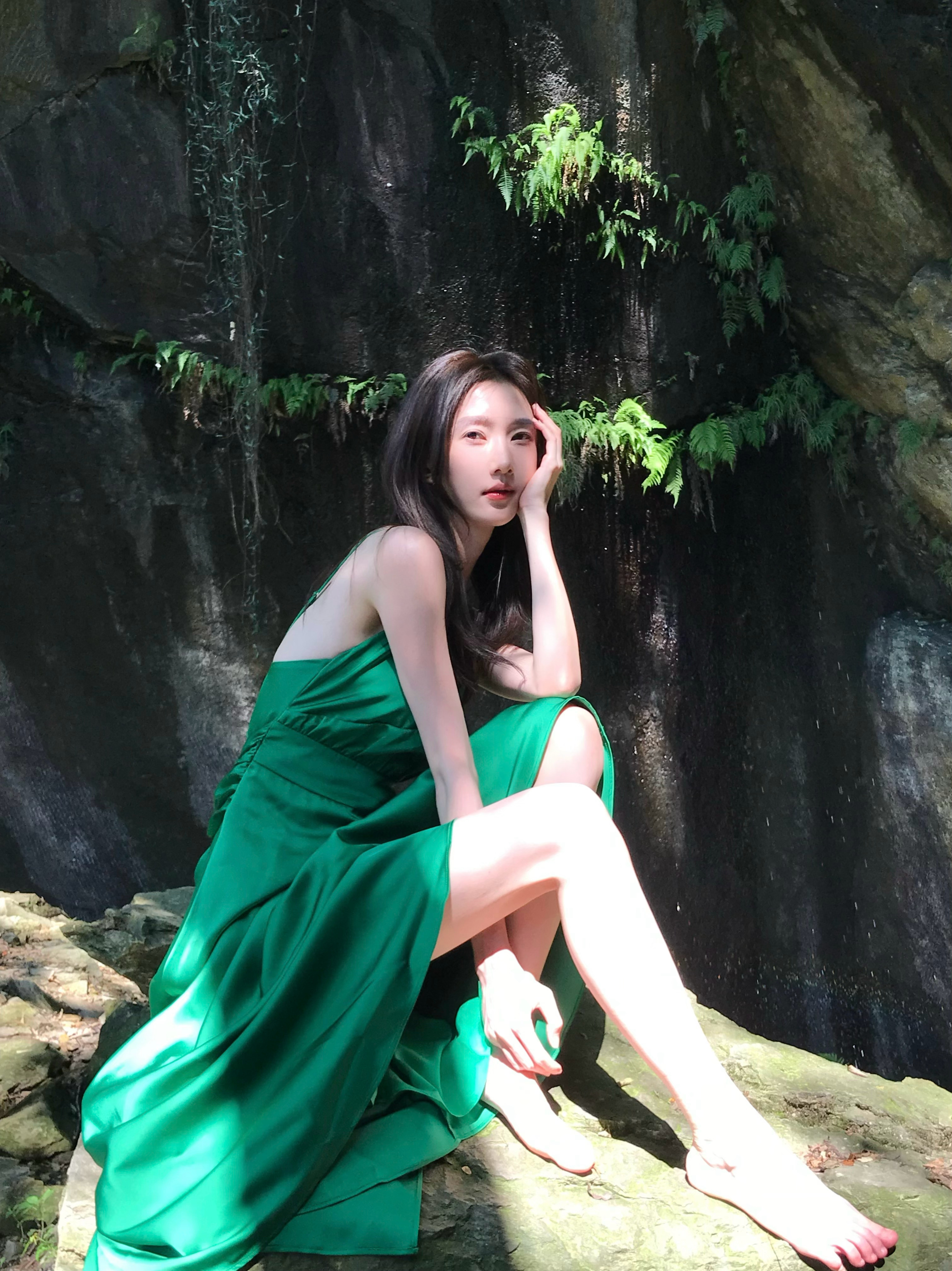 彭雅琦 👗 盛夏绿裙小清凉 