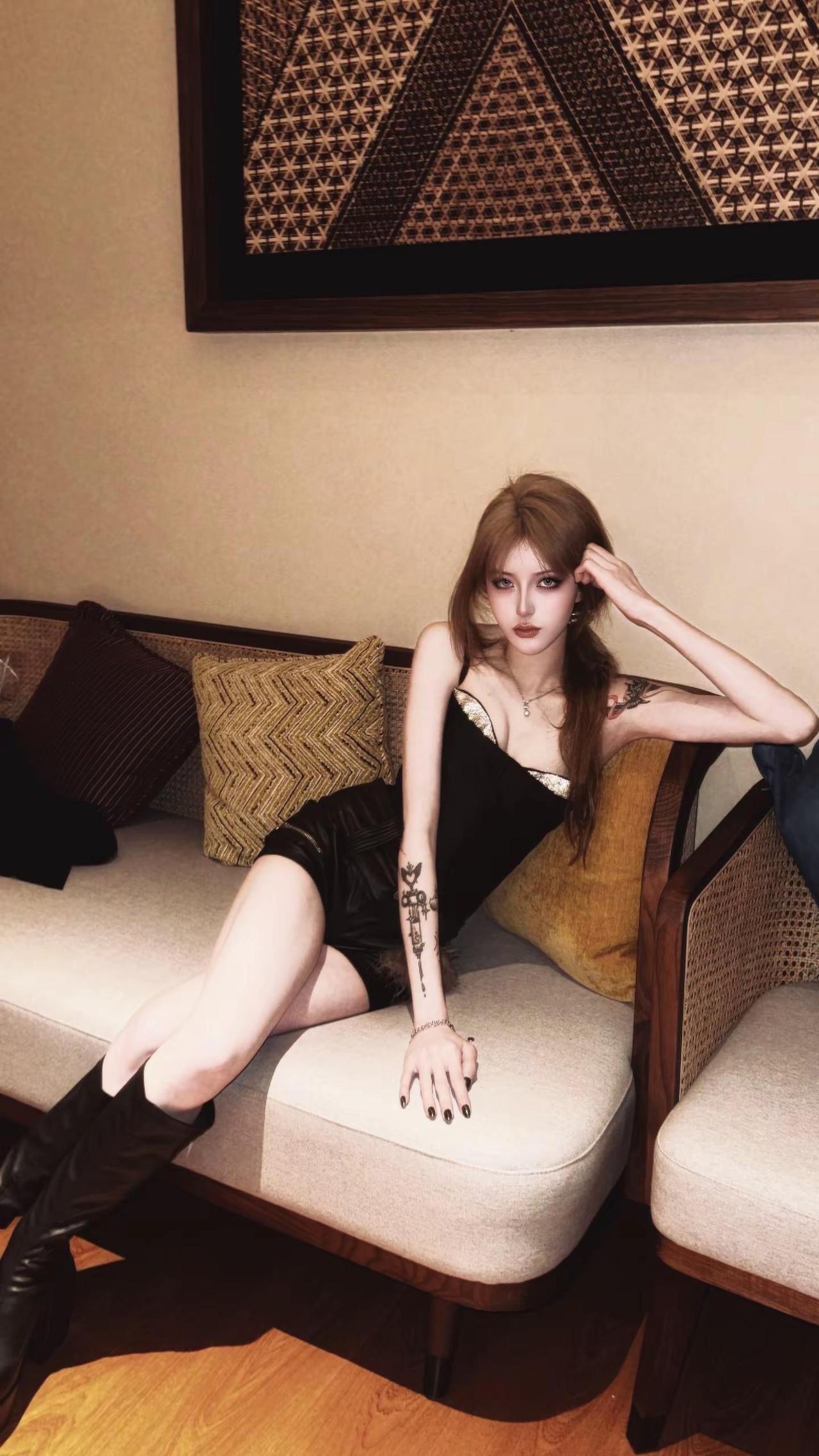 一直以为自己是厌世忧郁冷脸萌 后来发现是无精打采的d丝 御姐 le le