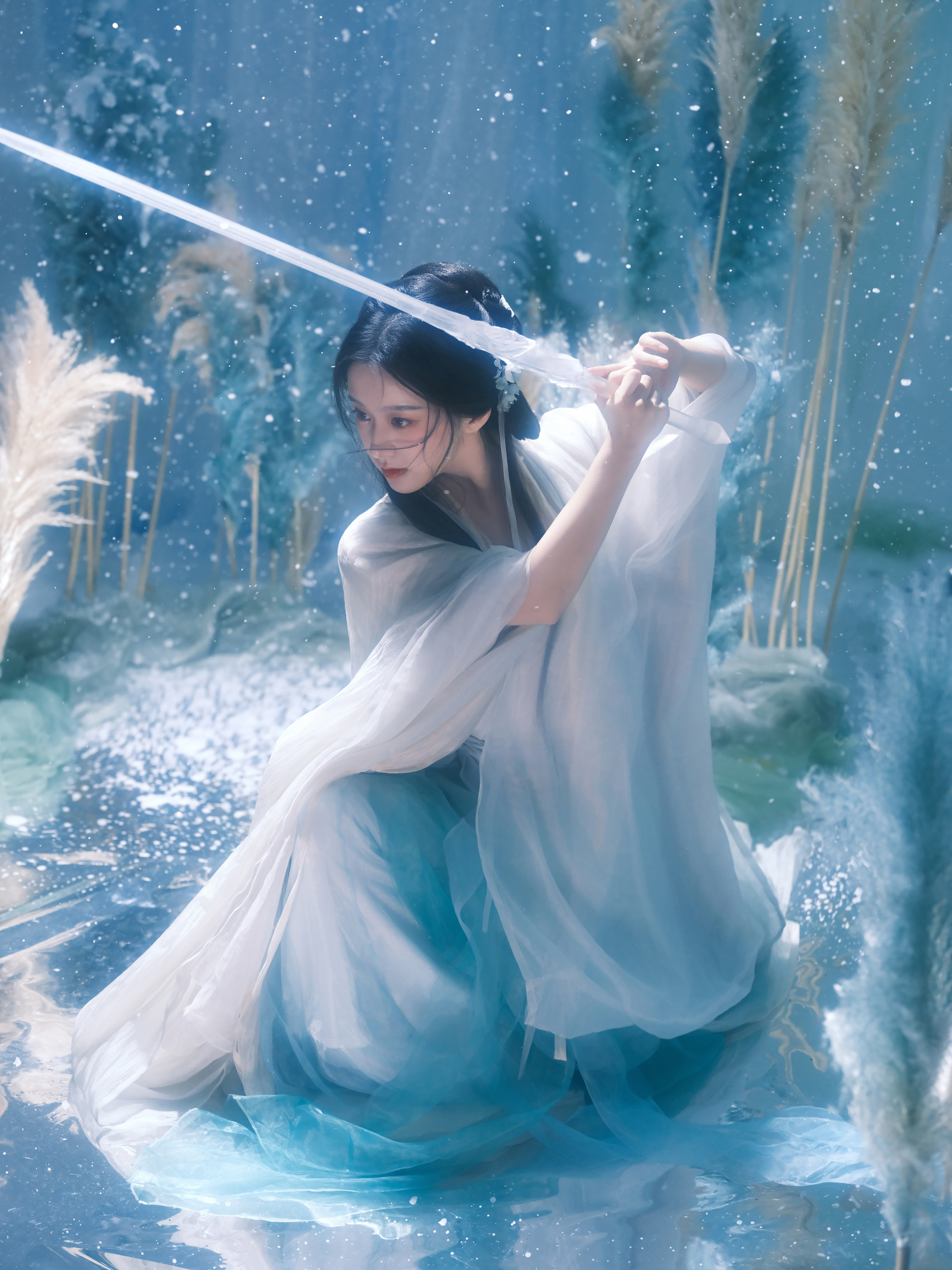 利刃收锋，光影为念。昭昭的江湖征途暂且落幕，愿你此去鲜衣怒马，自在如风，过安安稳